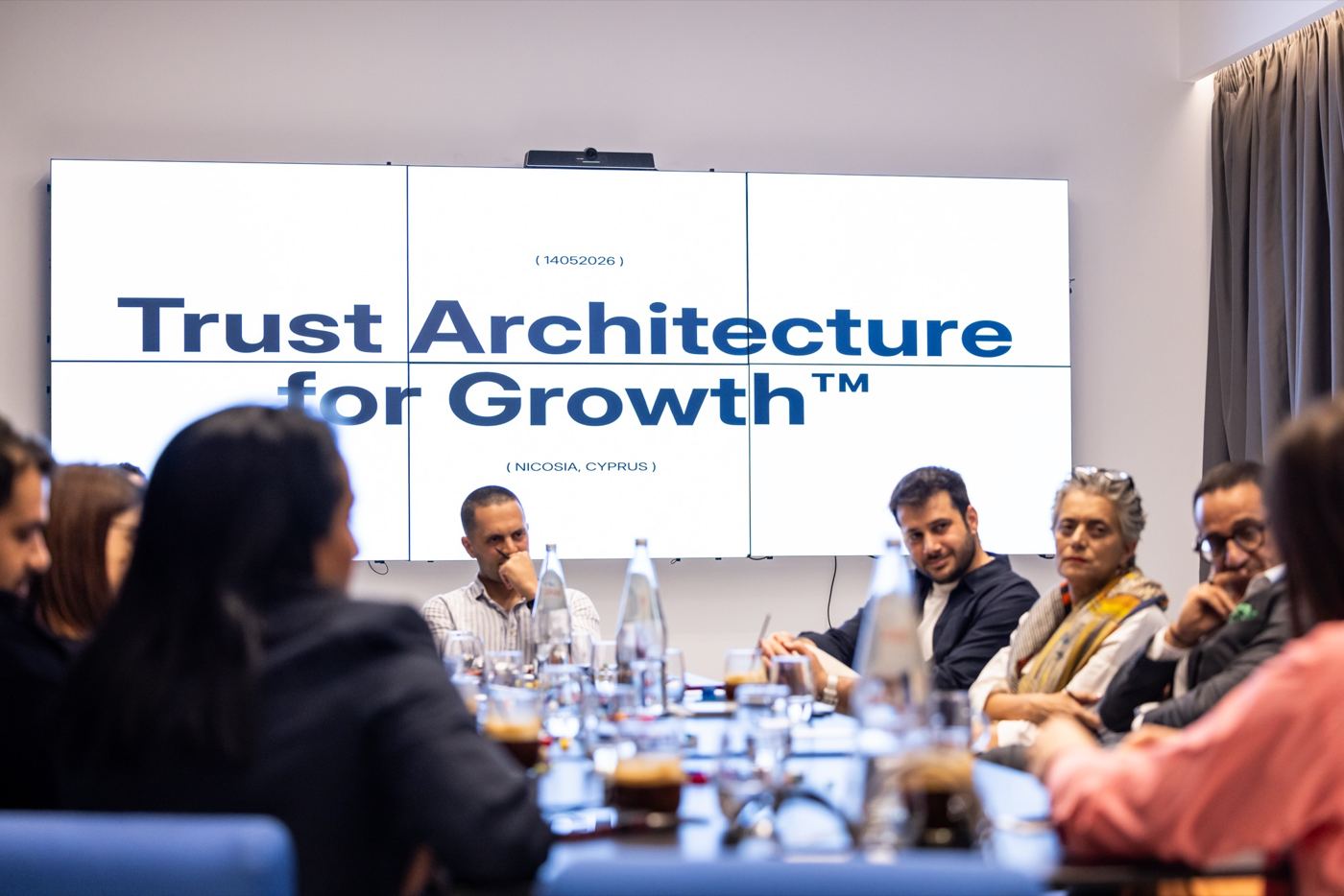 The full table during a session